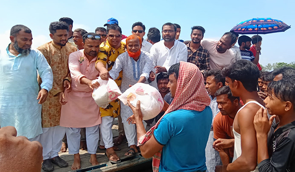 সারিয়াকান্দিতে তারেক রহমানের নির্দেশে বন্যার্তদের মাঝে ত্রাণ বিতরণ