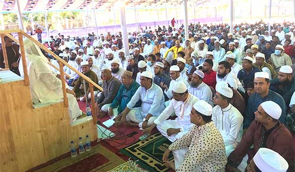 শিল্পপতি আবুল কালামের আয়োজনে লাকসামে বৃহত্তম ঈদ জামায়াত অনুষ্ঠিত