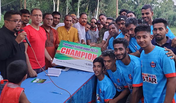 বগুড়ার গাবতলীতে পদ্মপাড়া ফুটবল টুর্ণামেন্ট এর ফাইনাল খেলা অনুষ্ঠিত