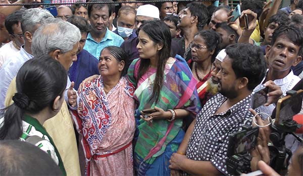 লোহাগড়ায় সাহাপাড়ায় বিএনপি প্রতিনিধি দলের ঘটনাস্থল পরিদর্শন