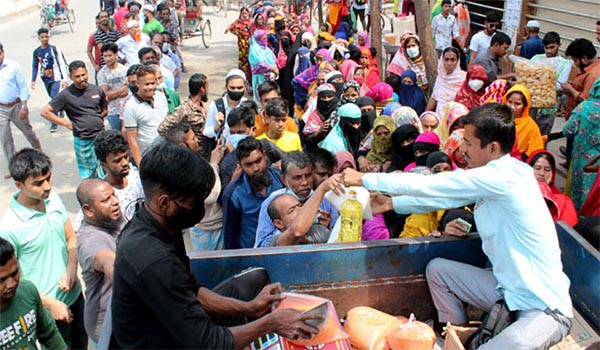 সারাদেশে ফ্যামিলি কার্ডে টিসিবির পণ্য বিক্রি শুরু