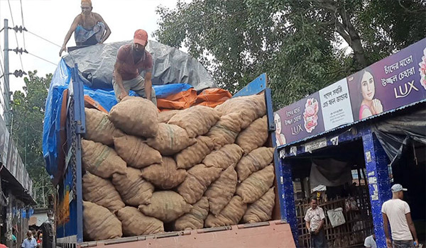 সবজি পরিবহনে ট্রাকপ্রতি বেড়েছে ৫ হাজার টাকা