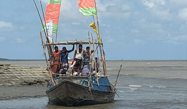 ঝড়ে নিখোঁজ লালমোহনের ৪ জেলে ভারতে উদ্ধার, এখনো নিখোঁজ ১