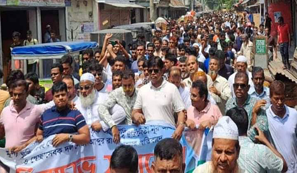 দোহারে বিএনপির বিক্ষোভ মিছিলে পুলিশের বাধা