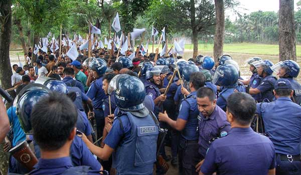 বাঁশখালীতে বিএনপির মিছিলে পুলিশের হামলা, আহত অন্তত ৩৫