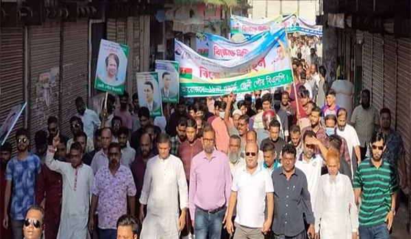 ফেনীতে আবদুল আউয়াল মিন্টুর গাড়ি বহরে হামলার প্রতিবাদে ছাত্রদলের বিক্ষোভ