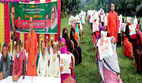 হালুয়াঘাটে বিএনপির প্রতিষ্ঠাবার্ষিকীতে দুঃস্থদের মাঝে নতুন কাপড় বিতরণ