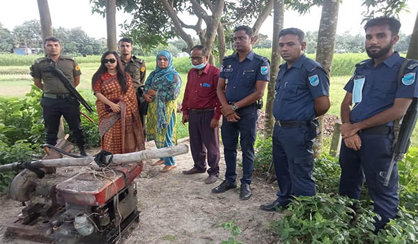 আড়াইহাজারে আ’লীগ নেতার অবৈধ বালু উত্তোলন, দুই ড্রেজার জব্দ