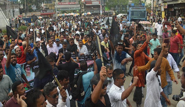 নারায়ণগঞ্জে মহানগর বিএনপির বিশাল শোক র‌্যালি