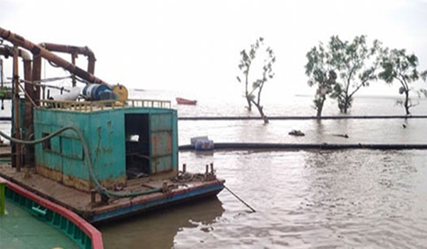 সন্দ্বীপ চ্যানেলে ড্রেজার ডুবে ৮ শ্রমিক নিহত