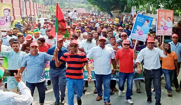 বগুড়ায় যুবদলের ৪৪তম প্রতিষ্ঠাবার্ষিকী উপলক্ষে গাবতলী উপজেলা যুবদলের মিছিল