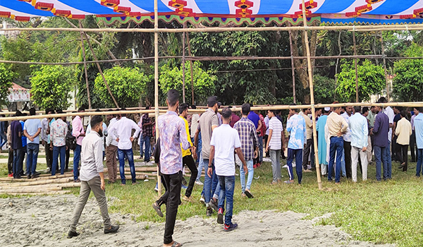 ২ দিন আগেই পটুয়াখালীর নেতা-কর্মীরা আসছেন : মিছিল- স্লোগানে সরগরম বিএনপির সমাবেশস্থল