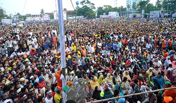 বেলস পার্ক ছাড়িয়ে এলাকা জুড়ে বরিশালের গণসমাবেশ