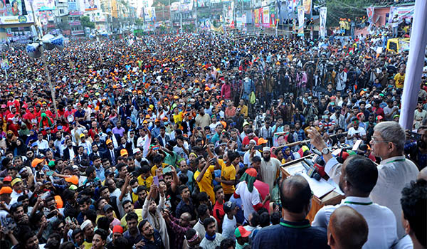 নির্দলীয় সরকার ছাড়া এ দেশে কোনো নির্বাচন হবে না : মির্জা ফখরুল