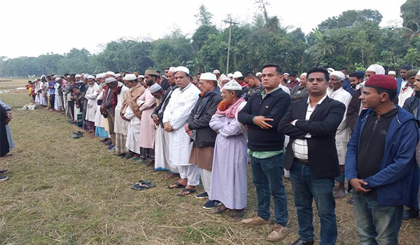 কুলিয়ারচরে অন্তর্বর্তীকালীন জামিন নিয়ে মায়ের জানাযায় বিএনপি নেতা