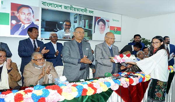 ফ্যাসিস্ট' সরকারকে হটাতে না পারলে দেশ থেকে অনাচার-অনিয়মমুক্ত হবে না