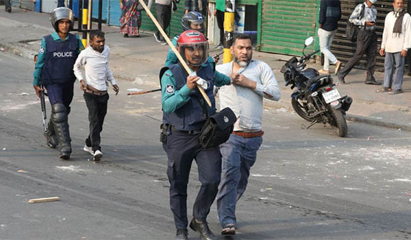 চট্টগ্রামে পুলিশ-বিএনপি সংঘর্ষে ৪ মামলা, আসামি ৫ শতাধিক