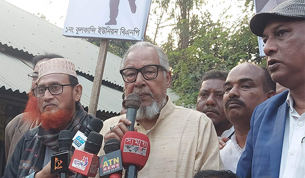 এই সরকারের হাতে সাধারণ মানুষ নিঃস্ব হয়েছে : নজরুল ইসলাম খান