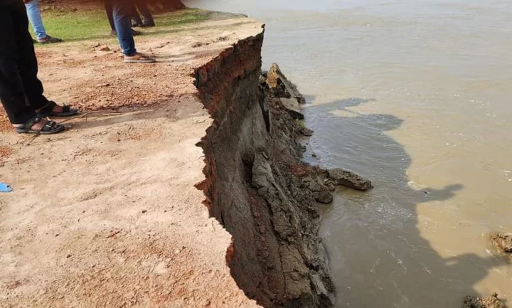 পদ্মার তীব্র ভাঙনে হুমকির মুখে কুষ্টিয়া-পাবনা মহাসড়ক