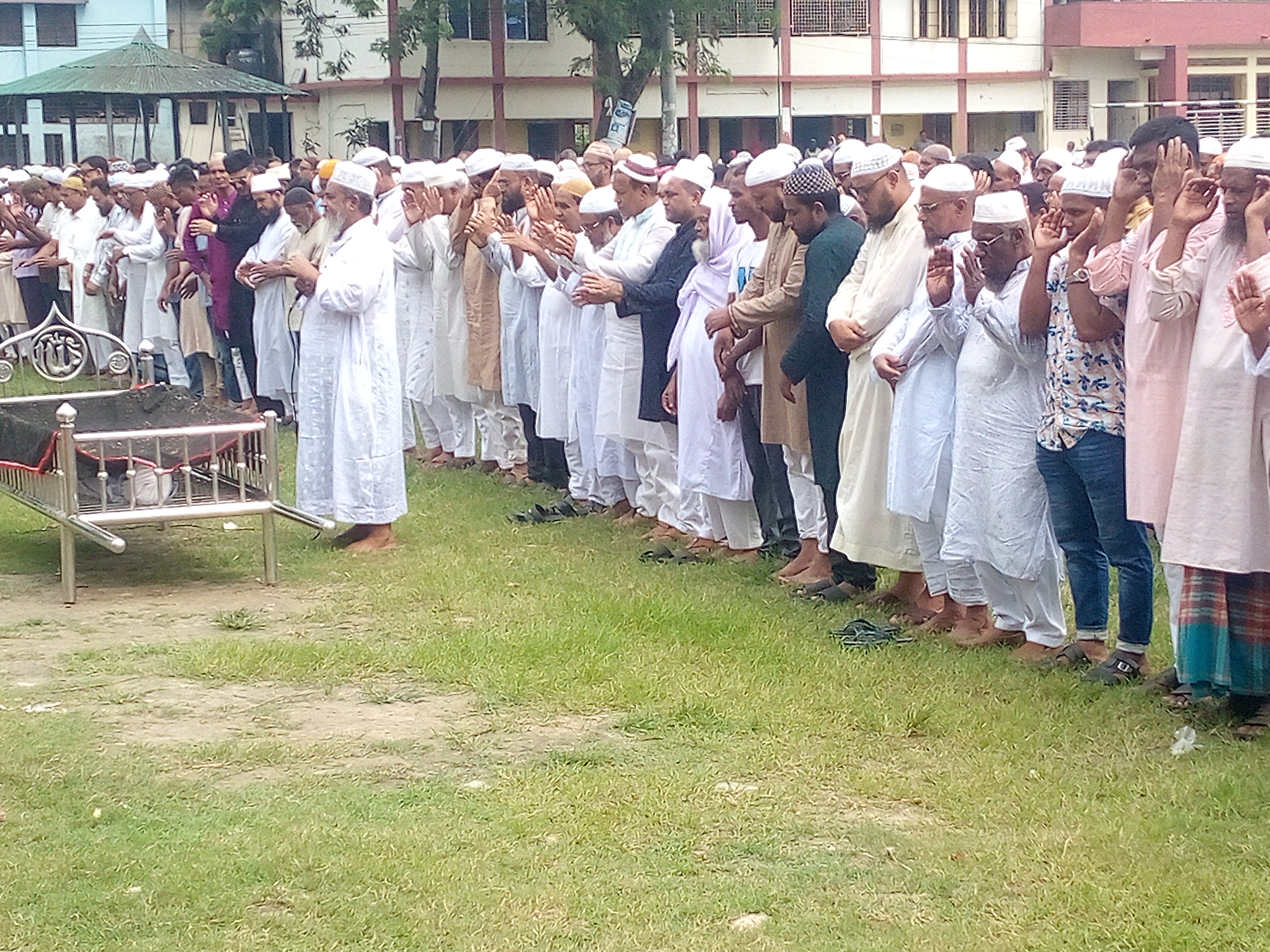 কেশবপুর পৌর বিএনপির সভাপতি সামাদ বিশ্বাসের মায়ের দাফন সম্পন্ন