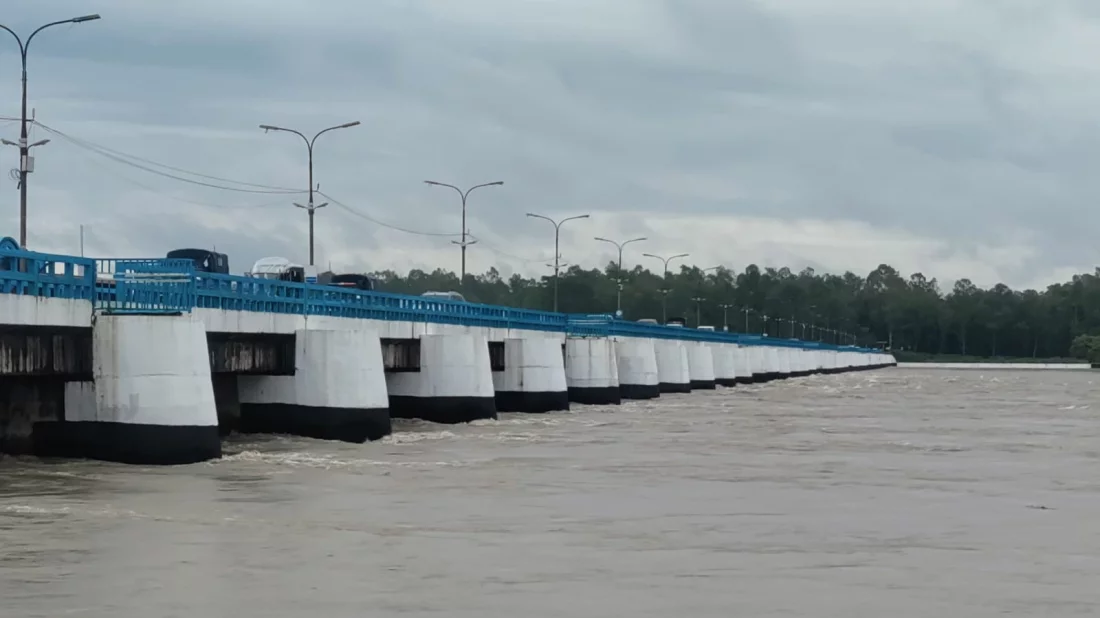 পানির চাপ সামলাতে খোলা হয়েছে তিস্তা ব্যারেজের ৪৪টি জলকপাট