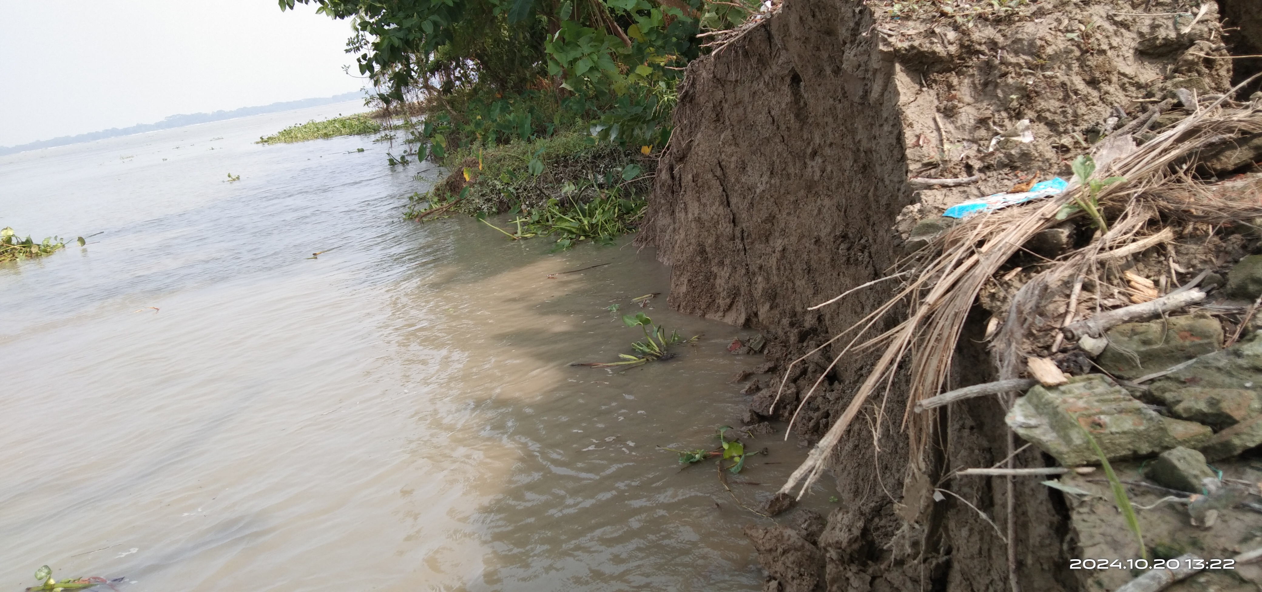 পায়রার ভাঙনে নিঃস্ব অর্ধশত পরিবার, স্থায়ী ব্যবস্থা গ্রহণের দাবি