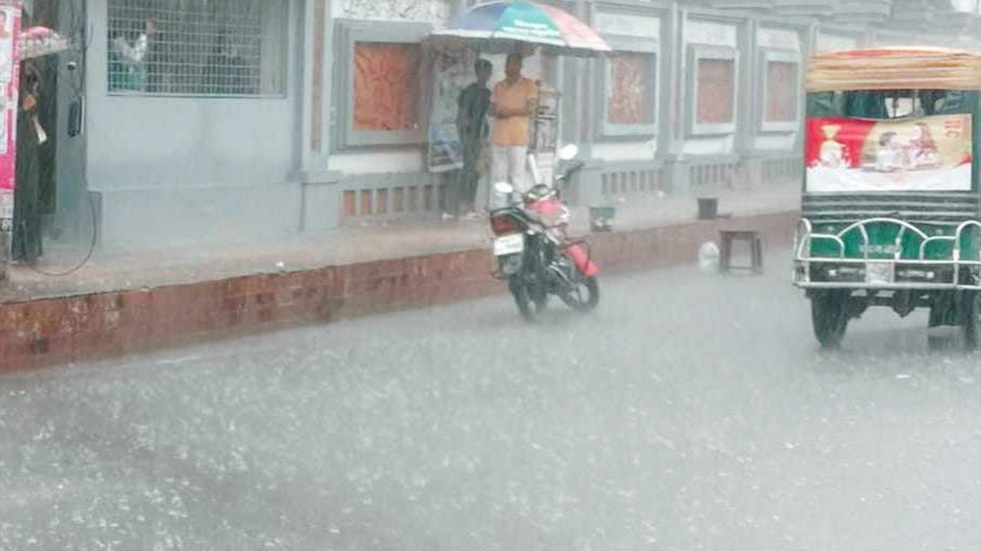 ঘূর্ণিঝড় ডানা : খুলনায় ৬০৪টি আশ্রয়কেন্দ্র প্রস্তুত, ভারী বৃষ্টি