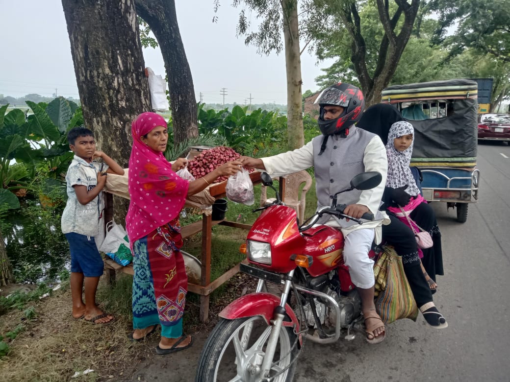 পানিফল চাষে সুদিন ফিরছে কৃষকদের