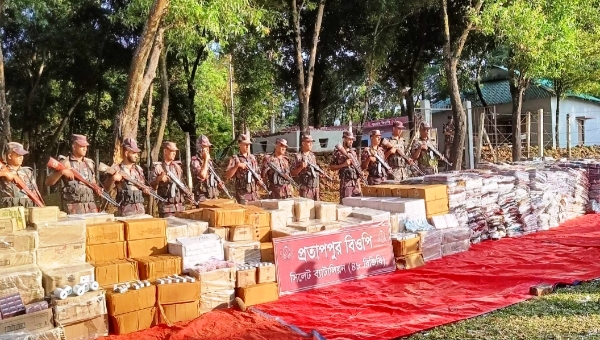 সিলেট সীমান্তে ৮ কোটি টাকার ভারতীয় চোরাই পণ্য আটক