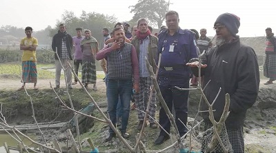 পাইকগাছায় চিংড়ি ঘেরের জবর দখল রুখতে কঠোর অবস্থানে ওসি এজাজ শফী