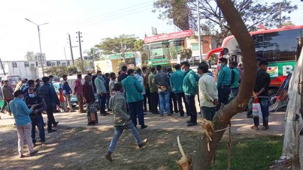 সিলেটে বিআরটিসি বাস কাউন্টার ভাঙচুর, লুটপাট-উত্তেজনা