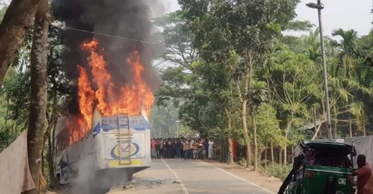 ভোলায় বাসচাপায় প্রধান শিক্ষকসহ দুজনের মৃত্যু